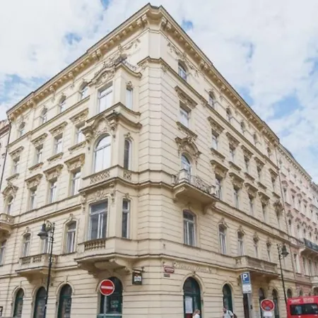 Apartament Large And Modern In The Heart Of Praga