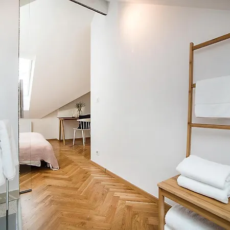 Large And Modern In The Heart Of Apartament Praga