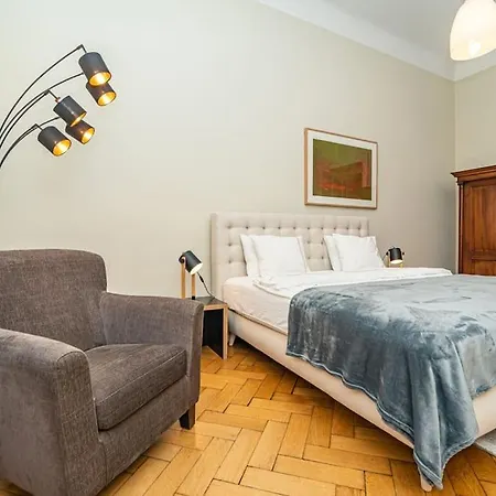Apartmán Large And Modern In The Heart Of