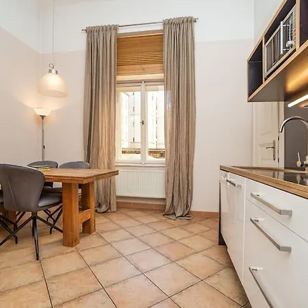 Apartamento Large And Modern In The Heart Of