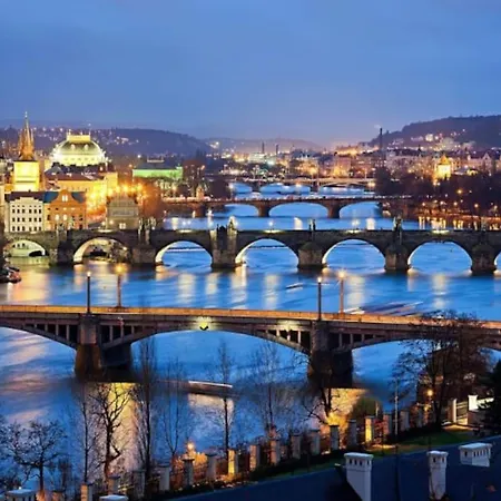 Large And Modern In The Heart Of Apartmán Praha
