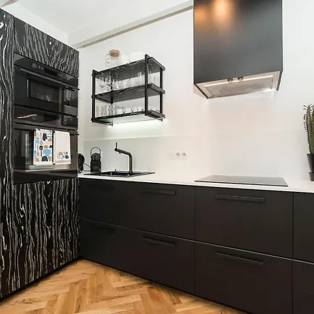아파트 Large And Modern In The Heart Of