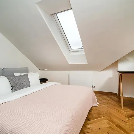 Large And Modern In The Heart Of Apartmán