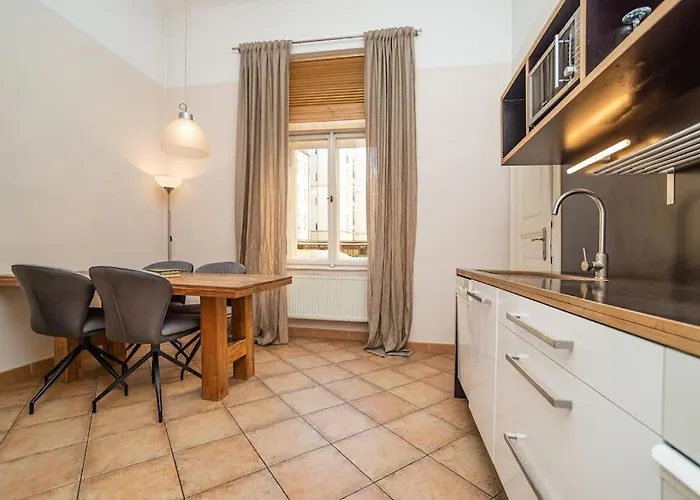 Appartamento Large And Modern In The Heart Of