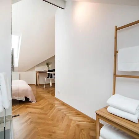 Large And Modern In The Heart Of Appartement